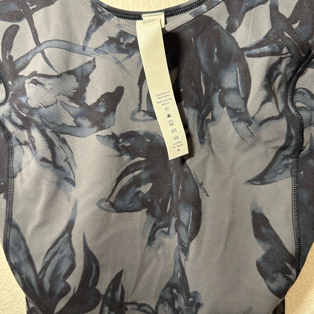 Lululemon Align T-Shirt size 4 - Picture 6 of 6